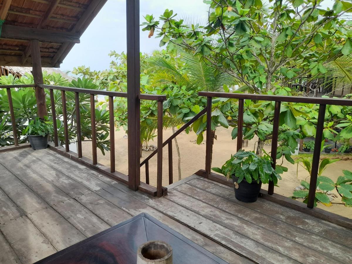 Golden Beach Chalets Arugam Bay Exterior foto