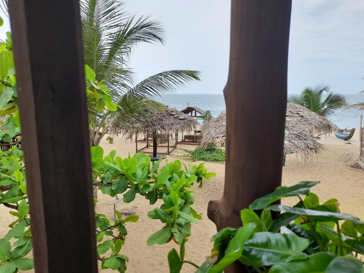 Golden Beach Chalets Arugam Bay Exterior foto