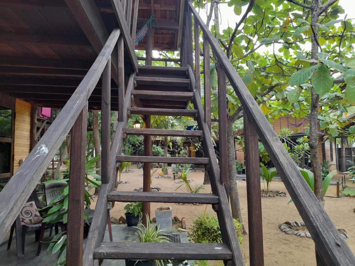 Golden Beach Chalets Arugam Bay Exterior foto
