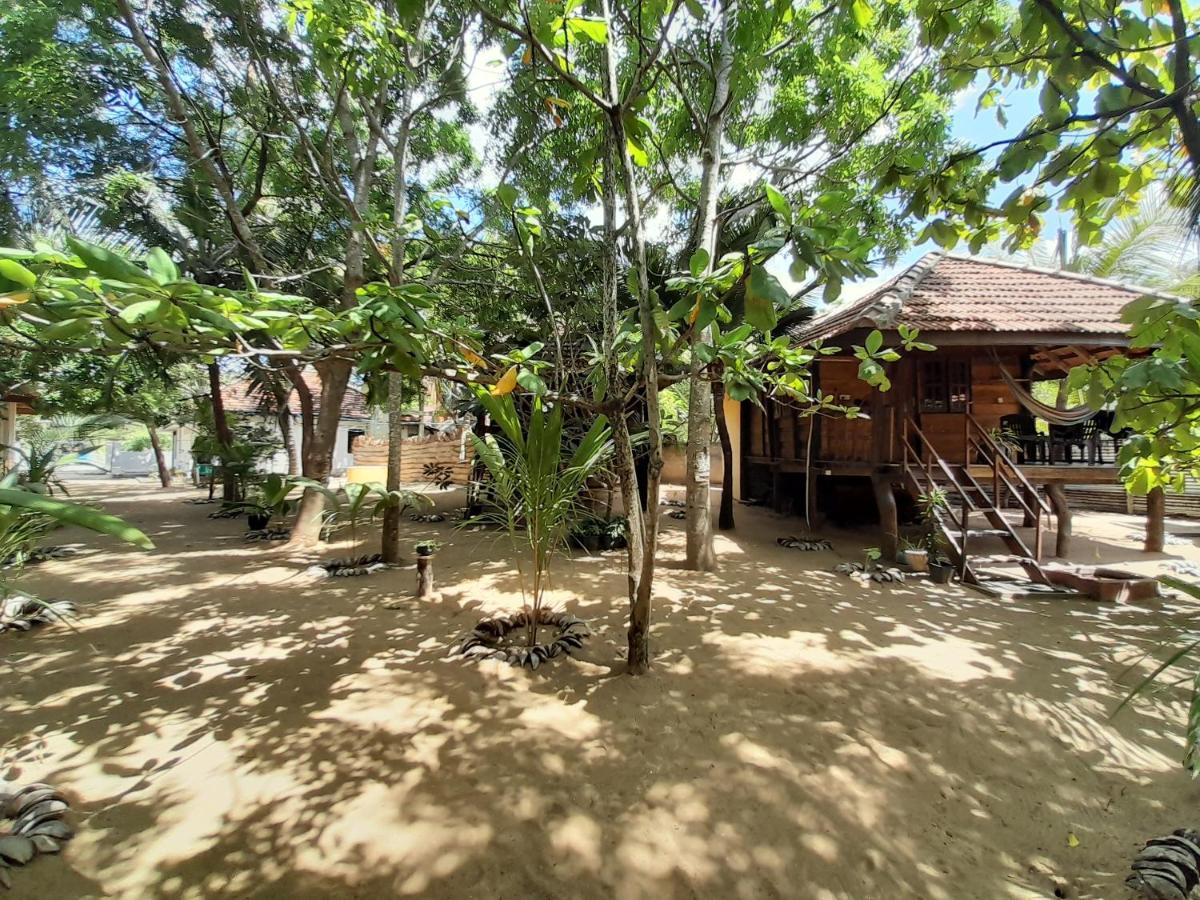 Golden Beach Chalets Arugam Bay Exterior foto